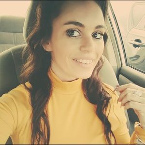 Meet your Posher, Danielle